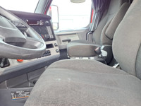 Ryder Stock ID: 282682 Transmission Type/Speed: AUTO 12 Engine: DIESEL DD15 GHG'17 505/1625 Horse Po... (image 8)