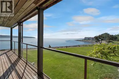 Welcome to this gorgeous bright, south-facing condo boasting the best sun exposure in the complex. T...