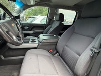Double L Motors Ltd. FOR SALE: 2018 Chevrolet Silverado 1500 Crew Cab LT Z71 4x4 If you're looking f... (image 9)