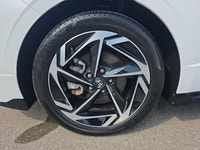 Step into sophistication with the 2025 Hyundai Sonata Preferred-Trend, featuring a luxurious panoram... (image 8)