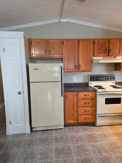 Available Feb 1, Located on Ann jeanette Place, east end near Stavanger Drive. Apartment with 3 bedr...