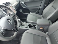 4Motioin All Wheel Drive Leather Interior Panoramic Sunroof Power Liftgate Navigation Apple Carplay... (image 9)
