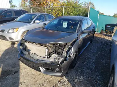 25-7034-17 HONDA CIVIC 4 Door Hatchback SPORT 89650 KM , AIR BAGS OK , AUTO EN MARCHE ,AUTO ACCIDENT...