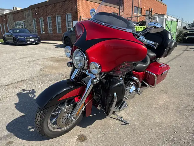 2007 Harley-Davidson CVO Electra Glide Ultra ~ CVO ELECTRA GLIDE in Sport Touring in City of Toronto - Image 4