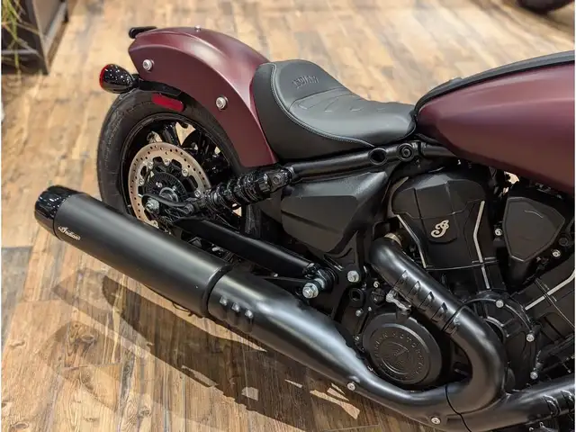 2026 Indian Motorcycle Scout Bobber // Maroon Metallic Smoke in Street, Cruisers & Choppers in Winnipeg - Image 12