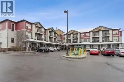 Bright & Contemporary Condo in Sought-After Sunset Ridge! Welcome to this beautifully appointed TWO-...