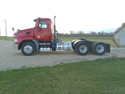 445 HP MACK MP8, 12 SPD M DRIVE, 22.5" TIRES, ALUMINUM WHEELS, 4X4 DIFF LOCKS, 3:58 GEAR RATIO, 12,0...