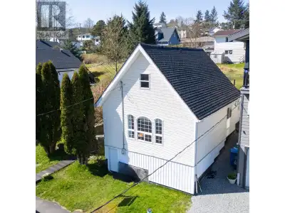 This charming character home is centrally located just minutes from schools, the rec centre, golf co...