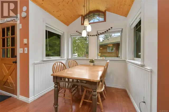 300 Bonsai Pl Qualicum Beach, British Columbia in Houses for Sale in Parksville / Qualicum Beach - Image 16