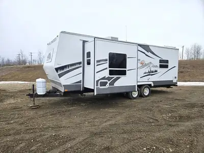 This item(s) are selling by Online Timed Auction RV and ATV Auction Bidding Opens: 9 AM - Tue, May 5...