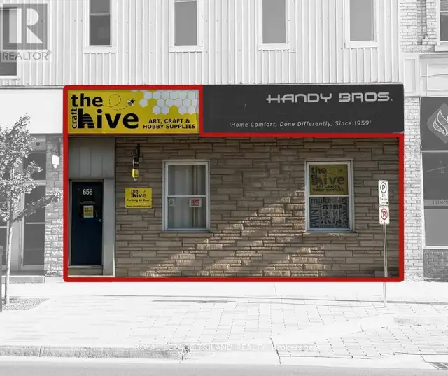 MAIN FLOOR - 656 TALBOT STREET St. Thomas, Ontario in Commercial & Office Space for Rent in London - Image 2