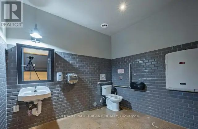 985 TALBOT STREET St. Thomas, Ontario in Commercial & Office Space for Rent in London - Image 36