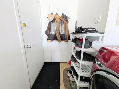 Appartement 4 et demi dans un immeuble situé à Charlesbourg. Plusieurs parcs à proximité. À côté du...