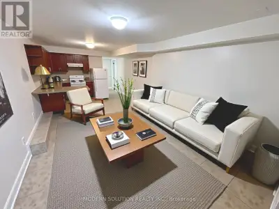 23 TILDEN CRESCENT Toronto (Humber Heights), Ontario