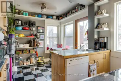 MAIN - 368 PALMERSTON BOULEVARD Toronto (Palmerston-Little Italy