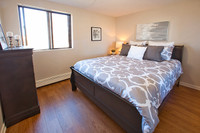 SPACIOUS 2 BEDROOM APARTMENT FOR RENT IN COLLINGWOOD! SELECT APARTMENT FULLY REVITALIZED WITH MODERN... (image 4)
