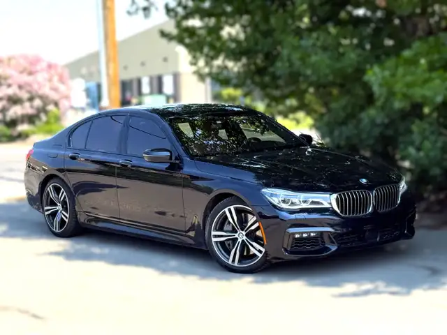 2019 BMW 7 Series 750i xDrive in Cars & Trucks in Calgary - Image 4