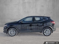 *CLEAN CARFAX * This 2023 Nissan Qashqai S FWD comes equipped with *2.0L 4-cylinder engine*, *Xtroni... (image 1)