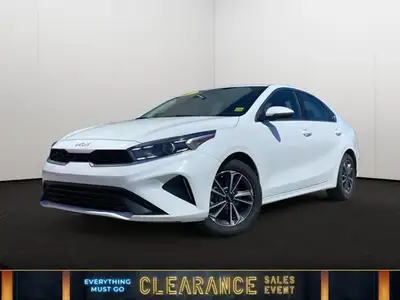 This Kia Forte has a strong Regular Unleaded I-4 2.0 L/122 engine powering this Variable transmissio...