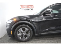 AUTONOMIE DE 360 KM. GARANTIE PROLONGÉE DISPONIBLE SUR PLACE. Véhicule inspecté avec rapport Carfax.... (image 5)
