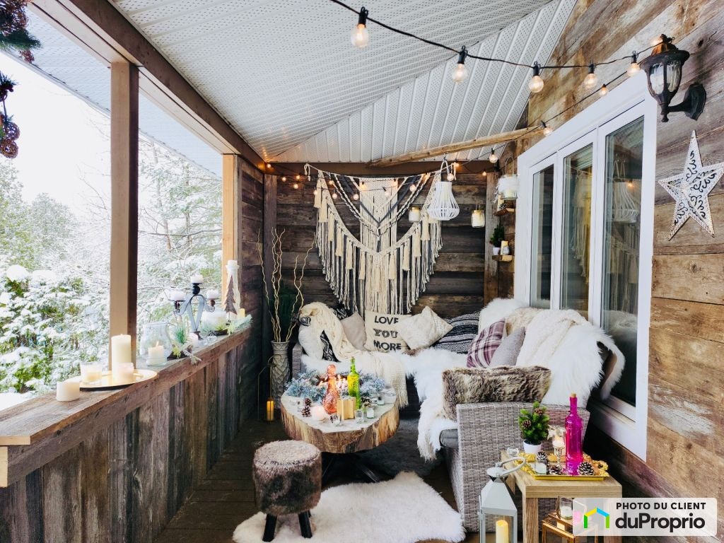 $675,000 - Cottage for sale in St-Raymond — photo 1