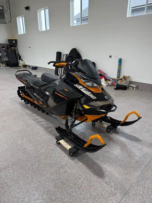 2021 SKI-DOO SUMMIT SP 850 E-TEC 850CC-BLACK! in Snowmobiles in Edmonton - Image 5