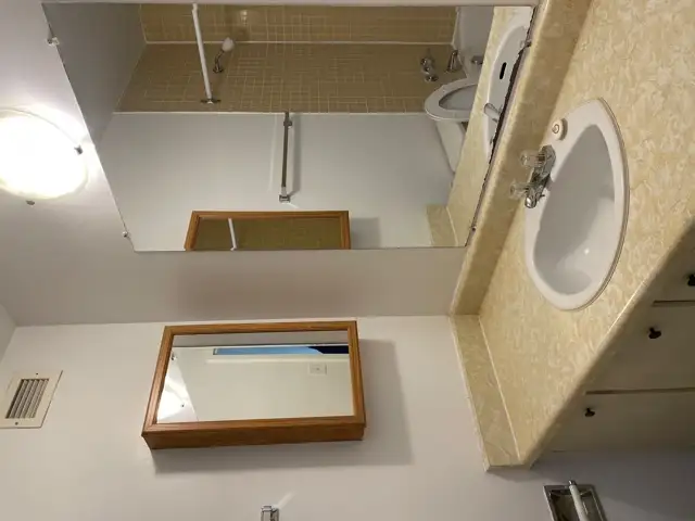 OCTOBER 1st - 1 BEDROOM APT63782602126723123