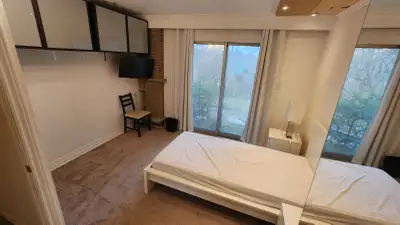 VERY QUIET, VERY CLEAN UPSTAIRS ROOM WITH A WINDOW FOR RENT IN SCARBOROUGH, FULLY FURNISHED WITH TV....