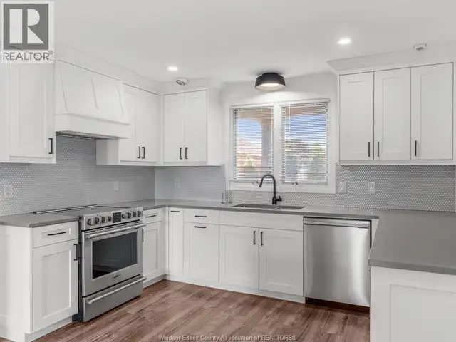 13050 RIVERSIDE DRIVE East Tecumseh, Ontario in Houses for Sale in Windsor Region - Image 12