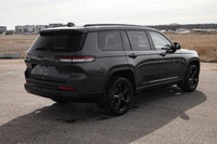 ENGINE: 3.6L PENTASTAR VVT V6 W/ESS,POWER SUNROOF,GLOBAL BLK W/GLOBAL BLK CAPRI LEATHERETTE SEATS W/... (image 2)
