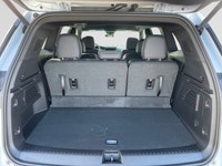 Welcome to Capital GMC! This 2026 GMC Acadia in Glacier White Tricoat is equipped with AWD and Gas 2... (image 9)