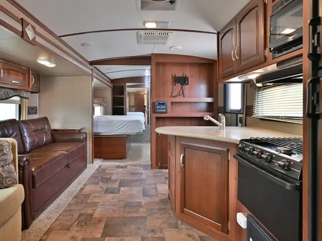 2014 Outback 300RB in Travel Trailers & Campers in St. Albert - Image 14
