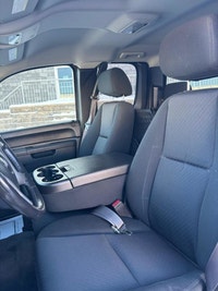 This 2012 GMC Sierra K1500 SLE gives you that confident, commanding feeling every time you get behin... (image 5)