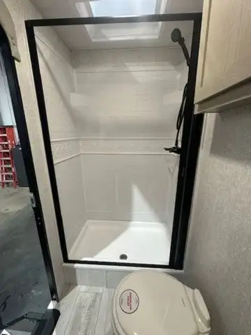 2025 East To West 2475BH in Travel Trailers & Campers in Winnipeg - Image 25