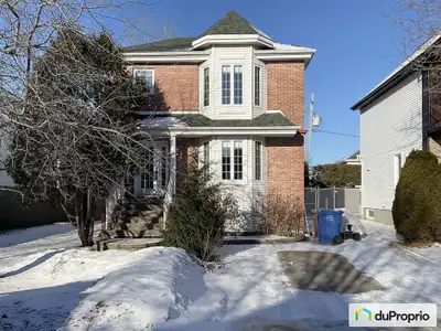 La propriété, située à Valmont-sur-Parc, possède les atouts suivants : grande chambre principale com...