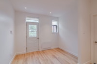 Renovated Akelius three bedroom apartment for rent. Located near avenue Mariette in the Notre-Dame-D... (image 6)