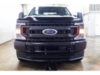 **ACCIDENT FREE - MECHANICALLY CERTIFIED** 47,646 KM This 2021 Ford F-350 4x4 Crew Cab XL Deck is po... (image 3)
