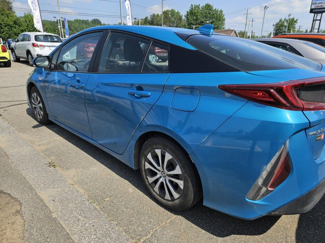 2022 TOYOTA PRIUS PRIME VOLANT ET SIEGES CHAUFFANTS dans Autos et camions  à Shawinigan - Image 2