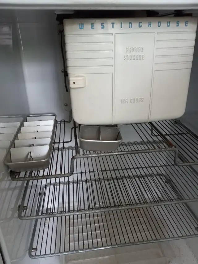 Fridge and Freezer. Antique by Westinghouse in Hobbies & Crafts in City of Toronto - Image 7