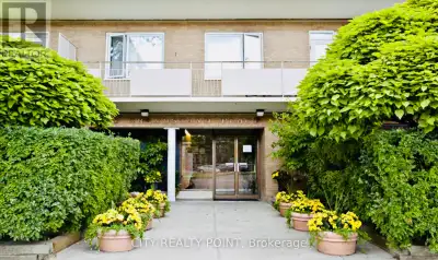 510 - 2 GRANDSTAND PLACE Toronto (Thorncliffe Park), Ontario