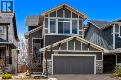 Welcome to this stunning former showhome in the sought-after community of Sunset Ridge, where elevat...