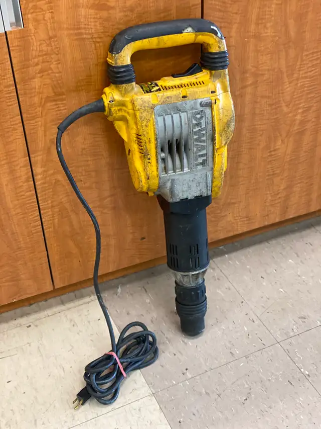 DEWALT D25901 SDS MAX Demolition Hammer - $579 in Power Tools in Mississauga / Peel Region - Image 5