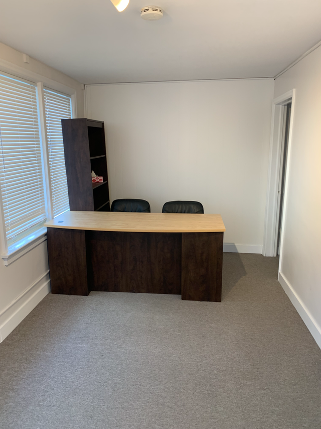 3 Room Business Office Suite DTK in Commercial & Office Space for Rent in Kitchener / Waterloo - Image 3