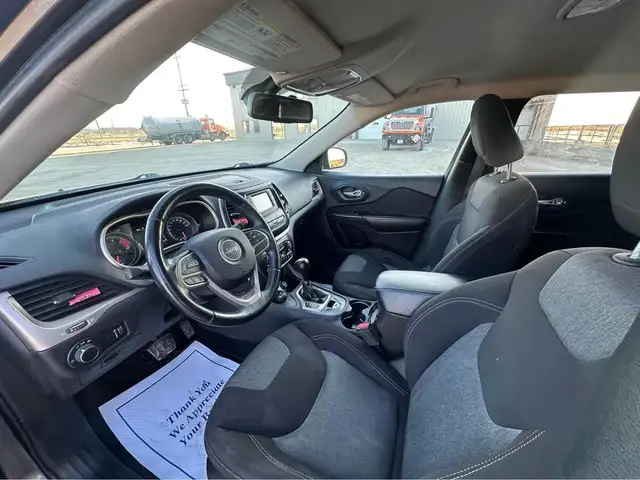 2017 Jeep Cherokee in Cars & Trucks in Winnipeg - Image 11
