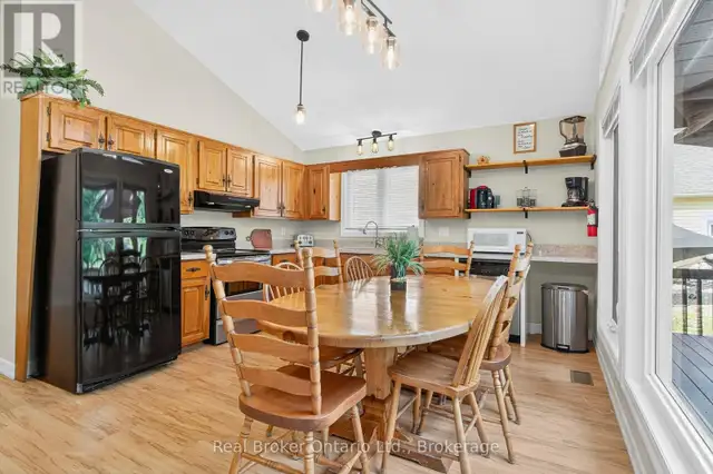 1948 TINY BEACHES ROAD S Tiny, Ontario in Houses for Sale in Oakville / Halton Region - Image 16
