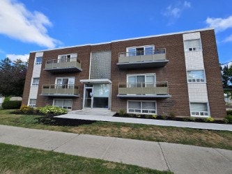 FERGUSLIE PARK APTS - 1 BDRM Suite - Available Now! 2