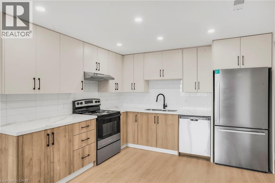 579 CLARE Avenue Unit# 111 Welland, Ontario 3