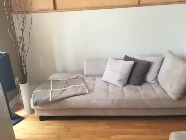 Condo relaxant avec super belle chambre salon salle a manger tou