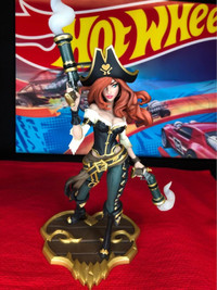 Miss Fortune Statue League of Fortune Riot Games.