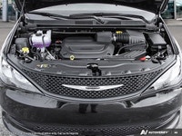 Welcome to 400 Chrysler Dodge Jeep Ram. Powered by 3.6L Pentastar V-6 engine - Advanced infotainment... (image 6)